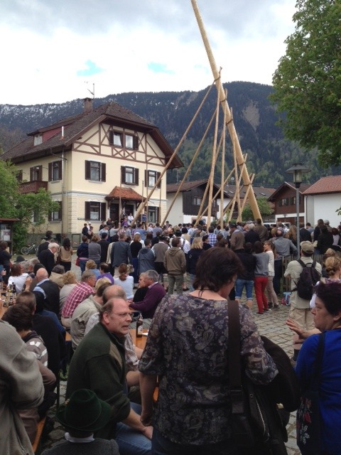 Maibaum-Aufstellen in Oberbayern!