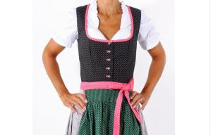 Almsach Dirndl und Hirsch-Boxer zu gewinnen