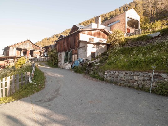 Mit dem Fenster zum Berg