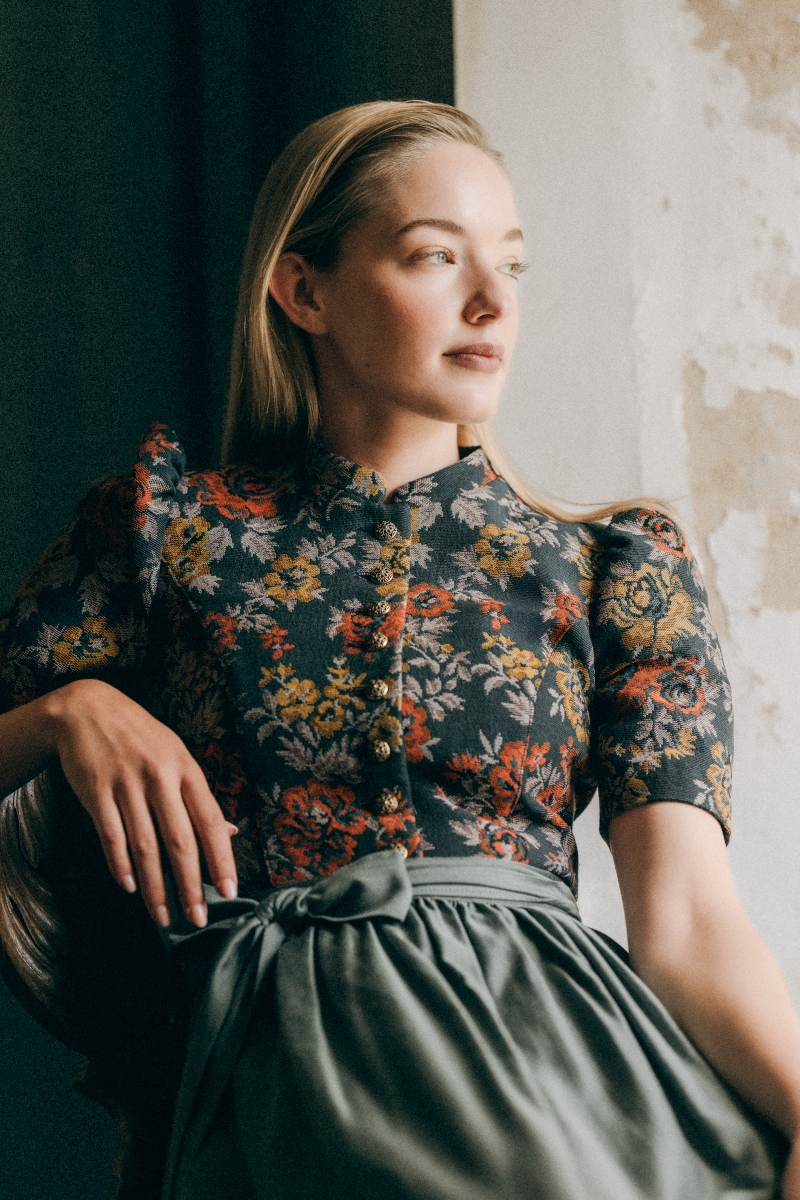 Ärmeldirndl Therese blau geblümt