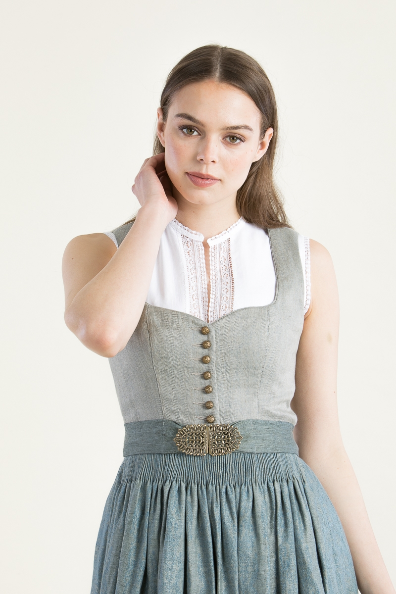 Dirndl Hedi mit Herzausschnitt K0952 cloud blue
