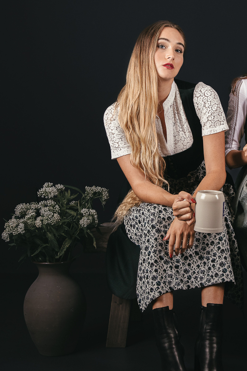Samtdirndl Kraita Hex
