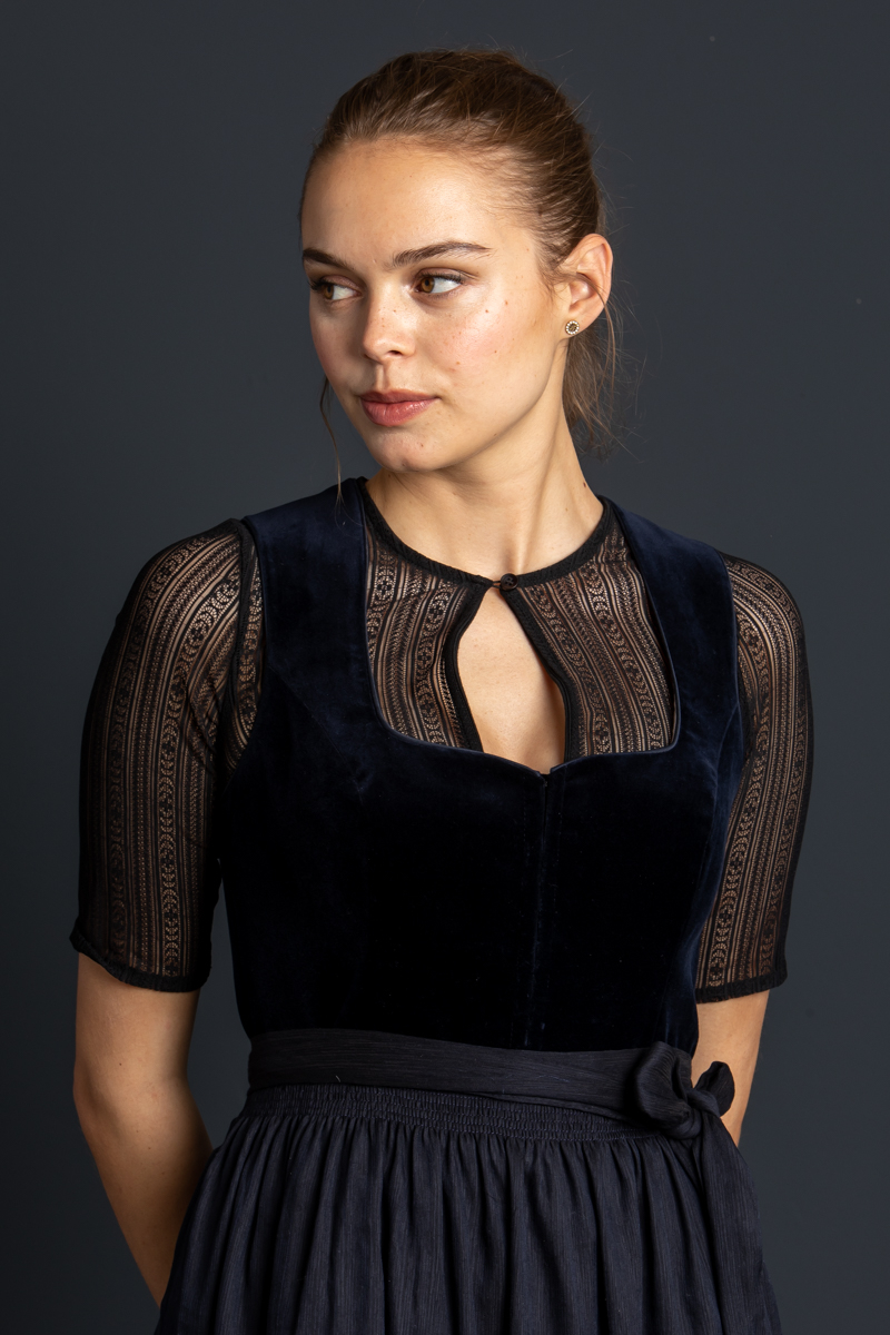 Dirndlbluse Dunja schwarz