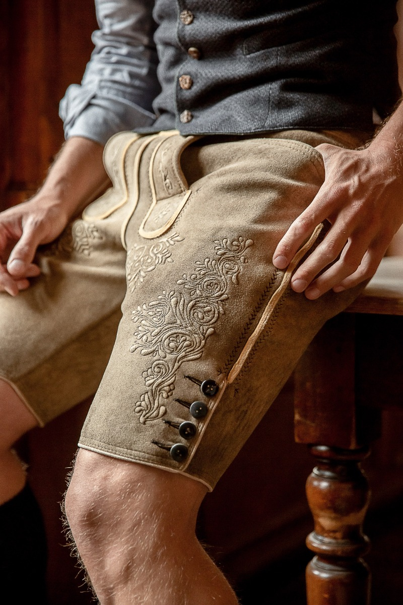 Hirschlederhose Weissenberg Rothirsch urig hell