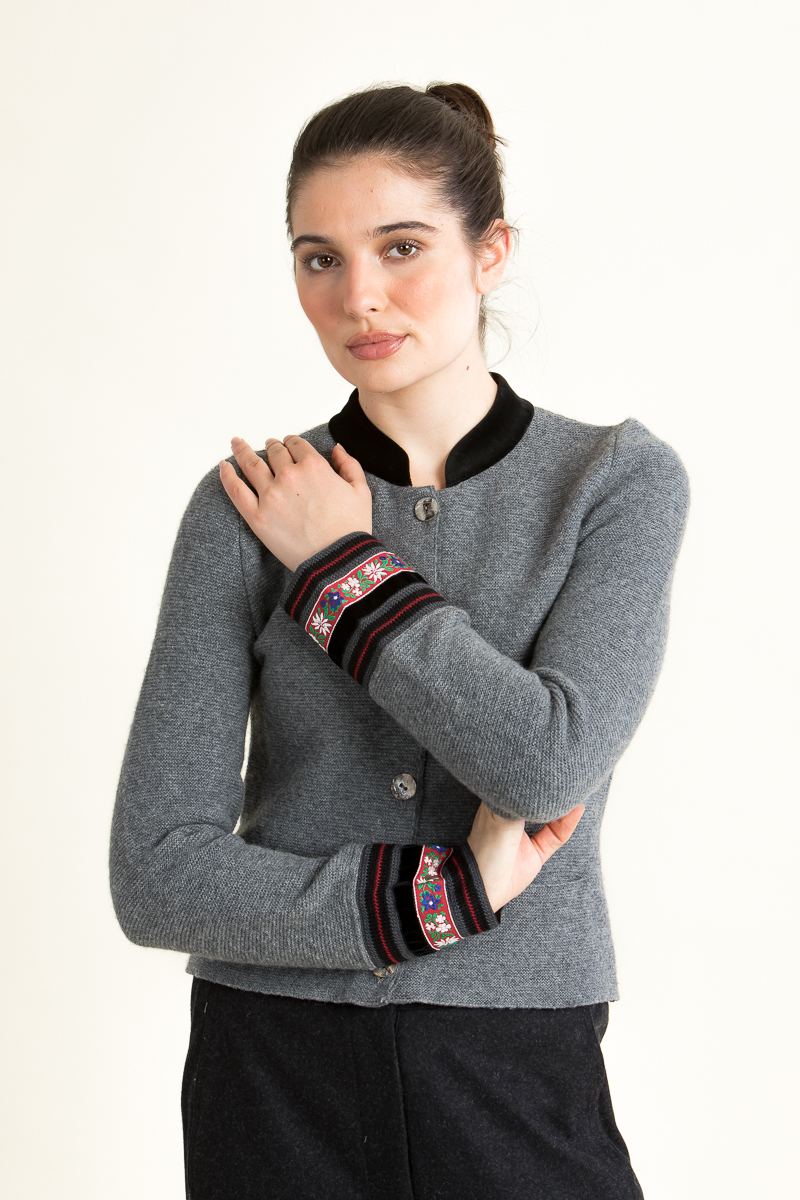 Bestickter Strickjanker 1322154 grau