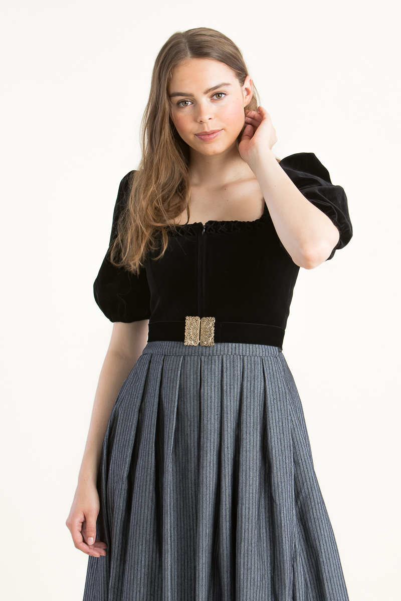 Samtdirndl Mona mit Puffarm schwarz 4992 1113