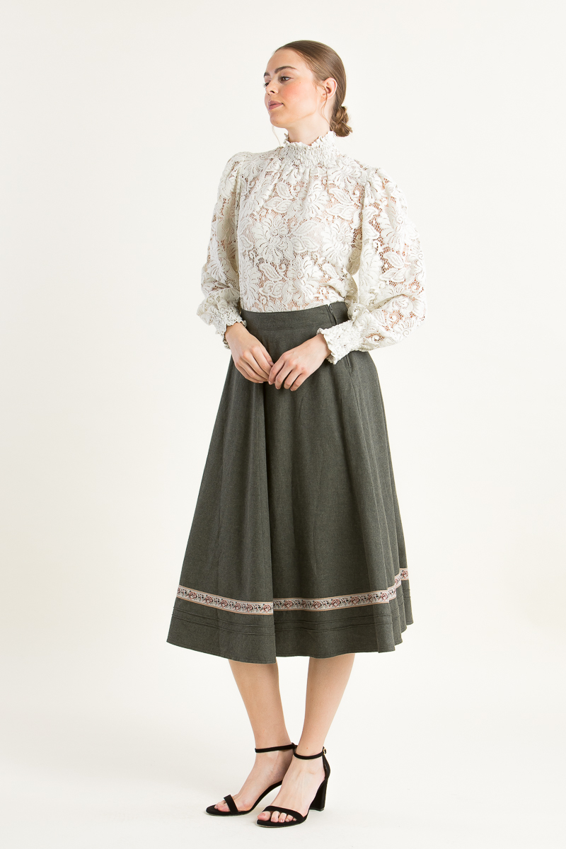 Kinga Mathe Spitzenbluse Aurelia ivory bei Almliebe 2