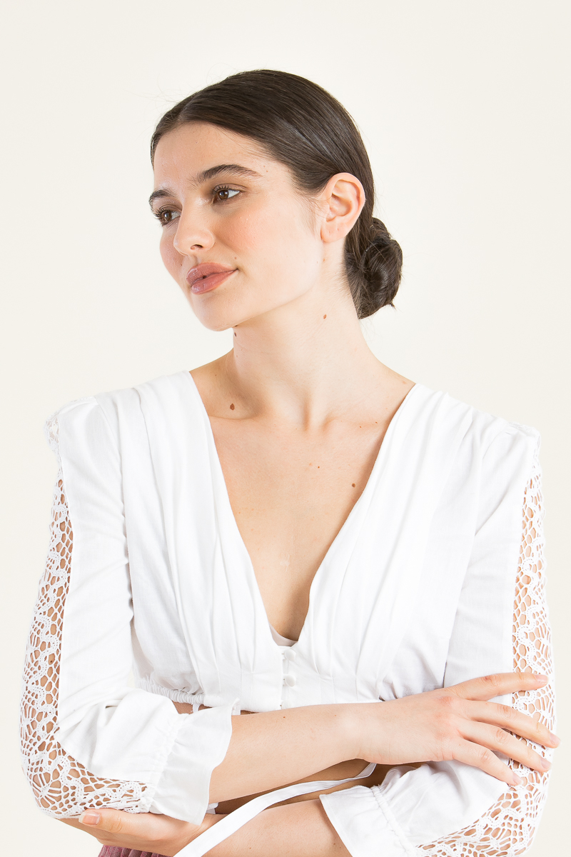 Gottseidank Dirndlbluse Simone A004116 reinweiß bei Almliebe 2
