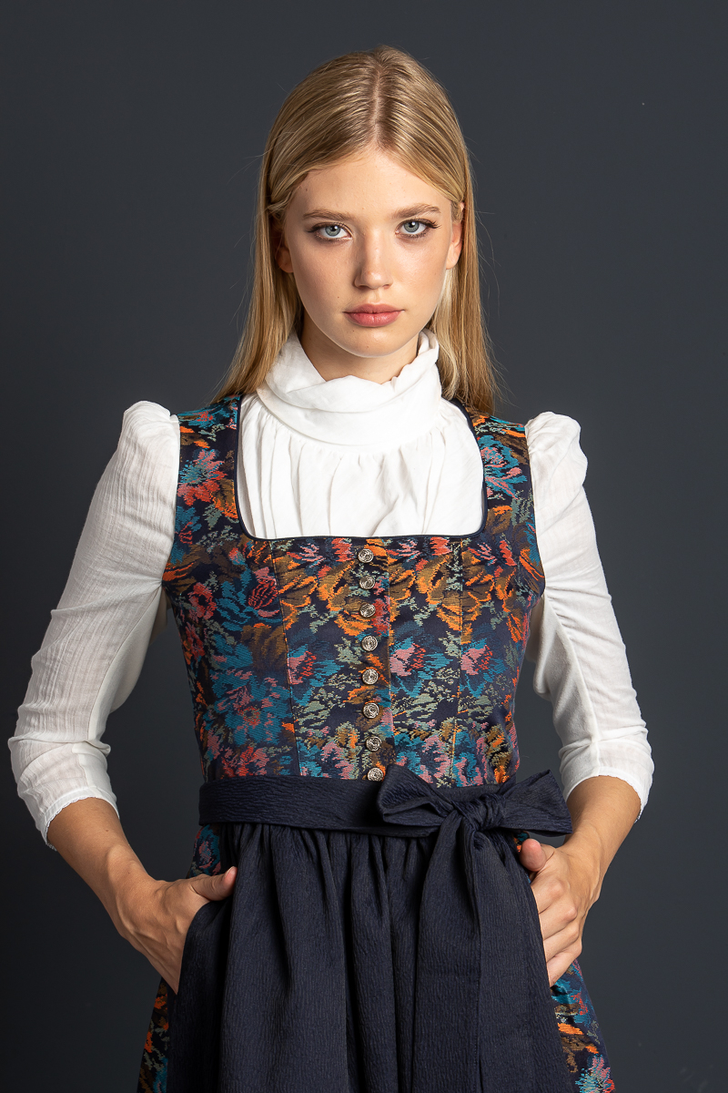Dirndlbluse Diana A004104 eierschale