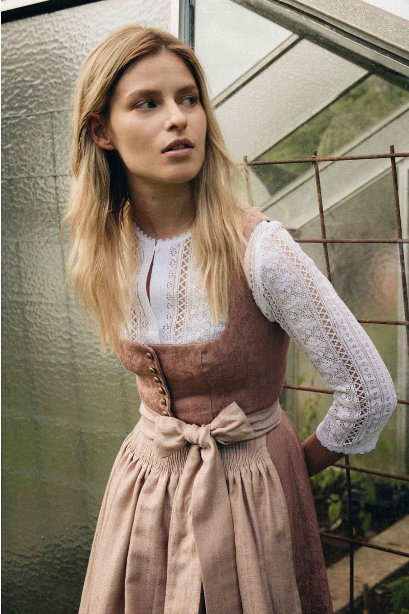 Dirndl Mona K0587 malve-rosenholz